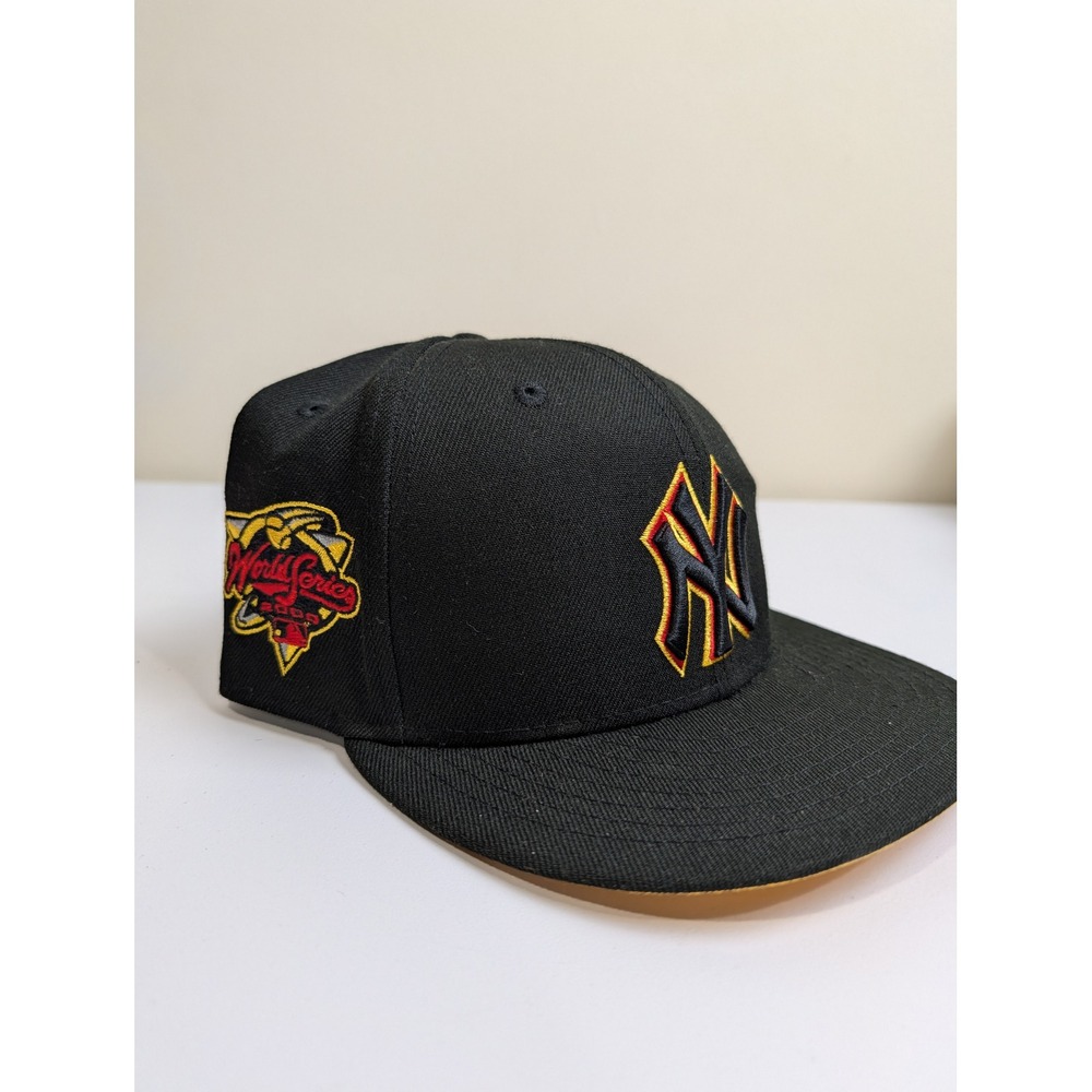 New Era 59FIFTY Hat‎ New York Yankees 7 Black 2000 World Series Patch